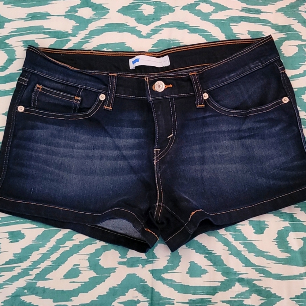 Levi's stretch Jean shorts.